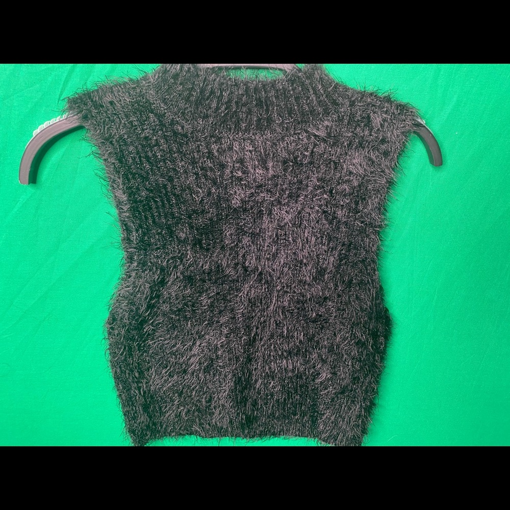 Black low turtle neck short sweater shirt